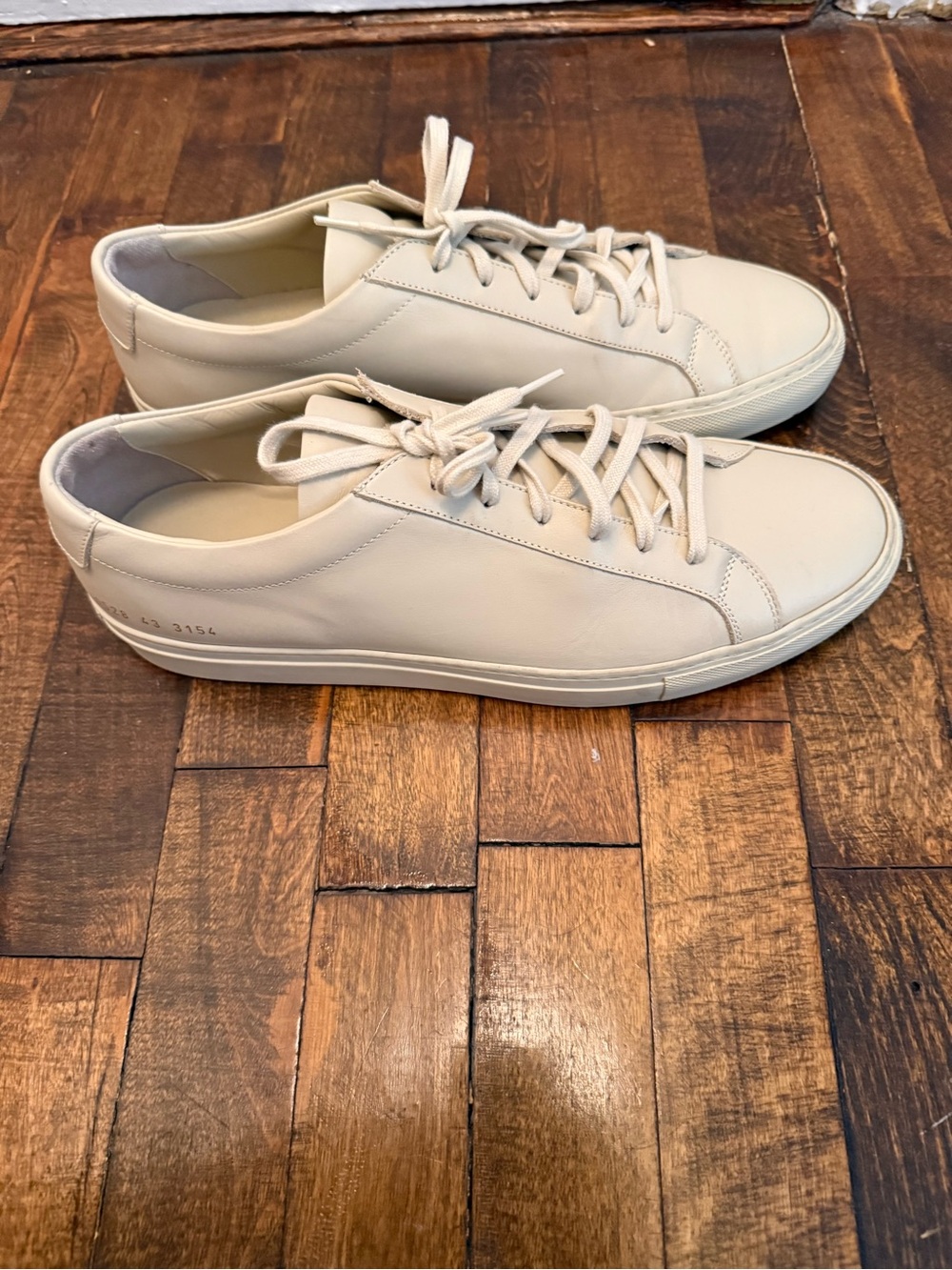 Common Projects Achilles Low Beige Minimalist Men's Low-Top Leather Sneakers